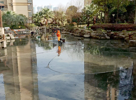 苏家屯景观池淤泥清理