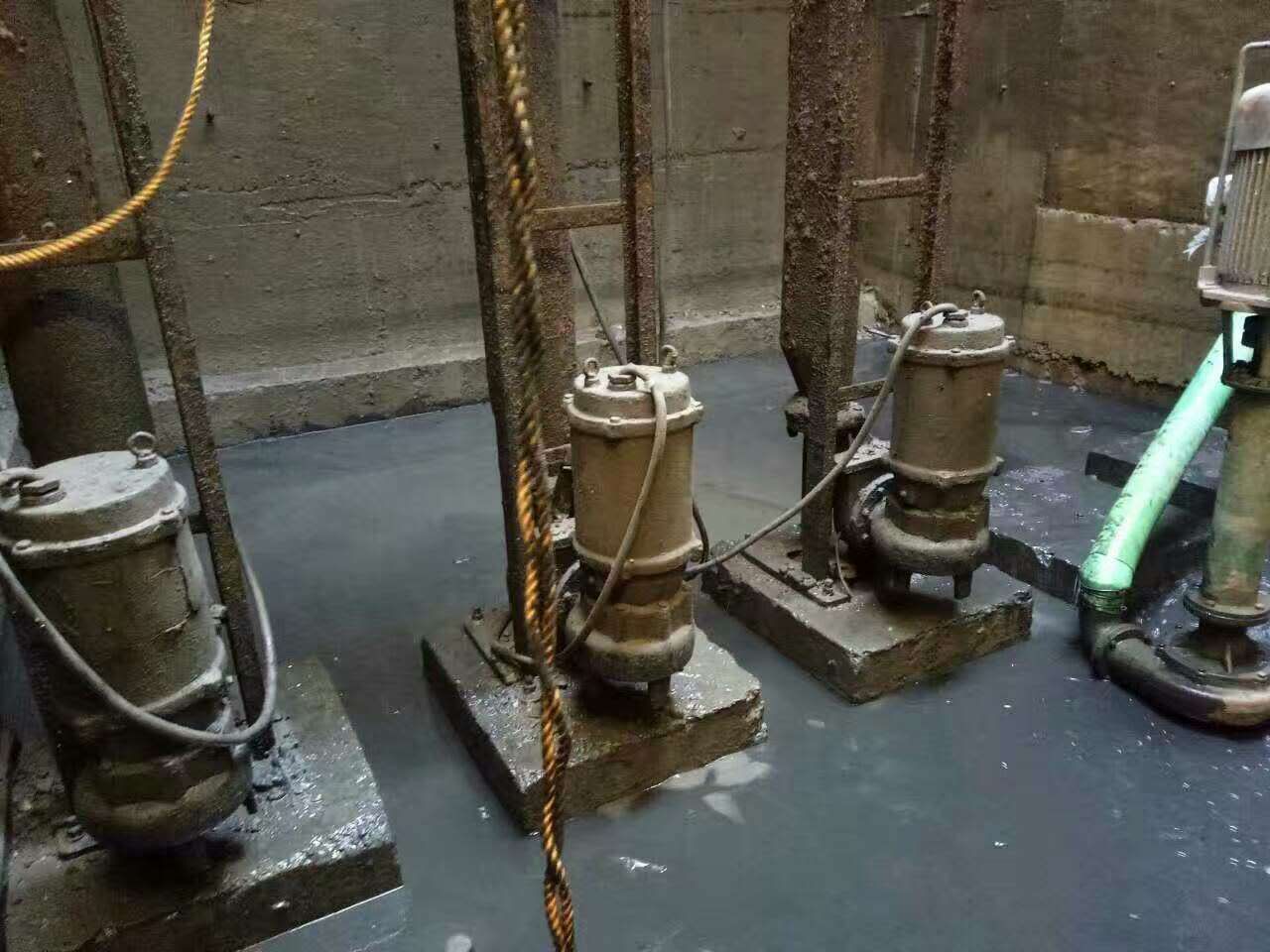 苏家屯污水池清理